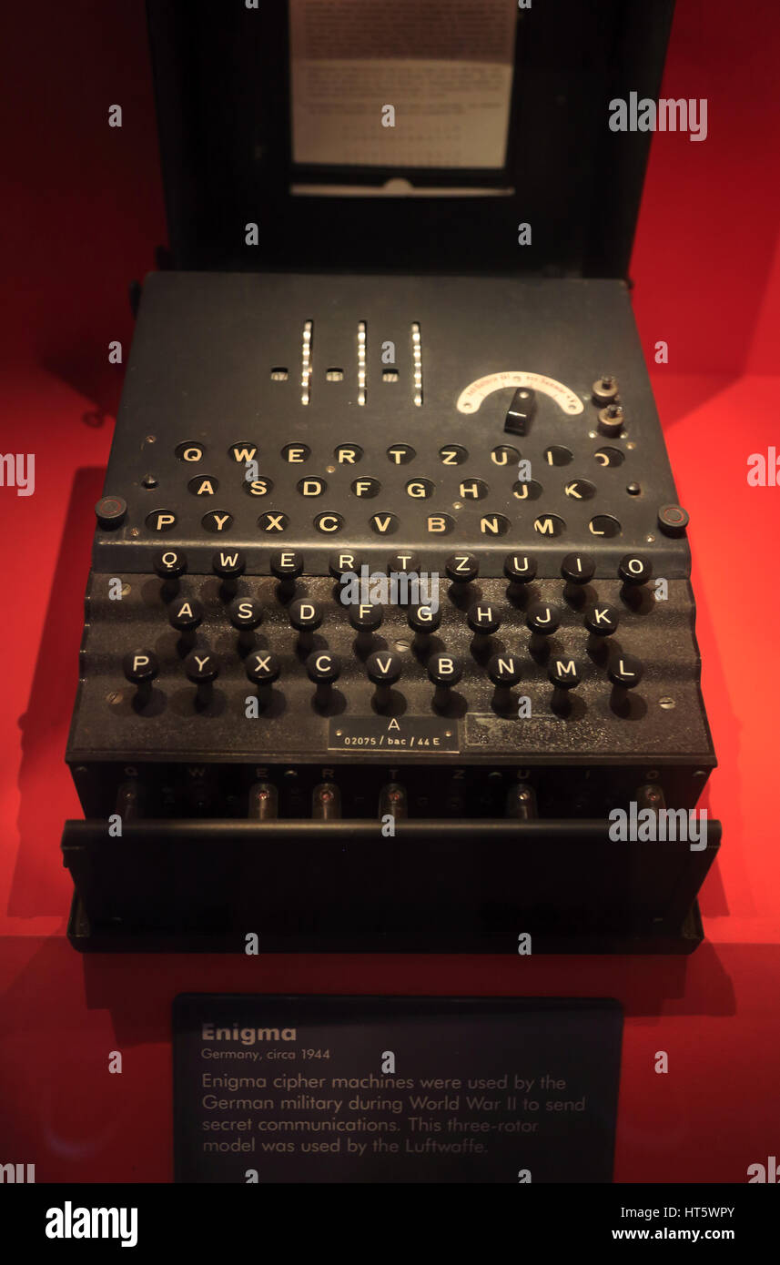 WWII militare tedesco macchina Enigma display in International Spy Museum.Washington D.C.USA Foto Stock