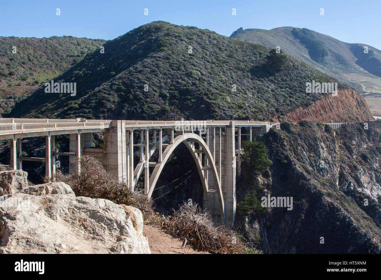 Guardando verso sud sull'autostrada 1 da Bixby Bridge, sulla costa ovest della California. Foto Stock