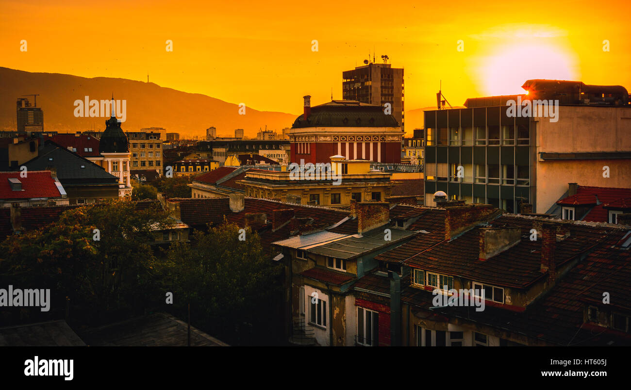 Tramonto nella città di Sofia città vecchia bulgaria Foto Stock