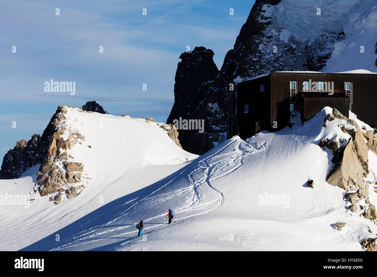 Grand Capucin e rifugio des Cosmétiques (Cosmétiques Hut), Chamonix, Rhone Alpes, Haute Savoie, sulle Alpi francesi, Francia Foto Stock