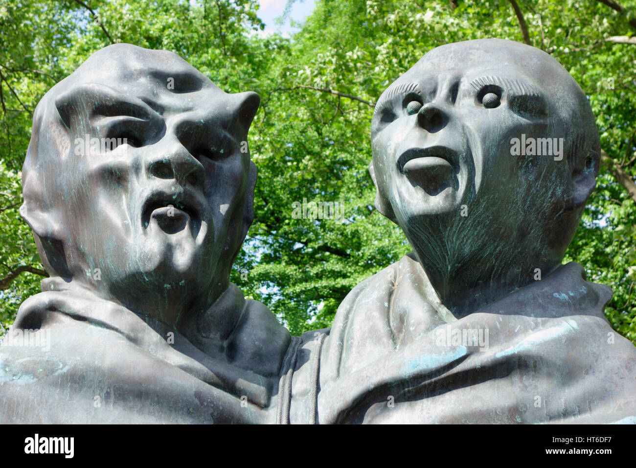 Thomas Schutte, "Uniti nemici". Central Park, Manhattan, New York City, Stati Uniti d'America Foto Stock