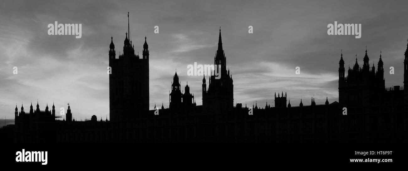 Tramonto sul case del Parlamento, banca del Nord, il fiume Tamigi e Londra Inghilterra REGNO UNITO Foto Stock