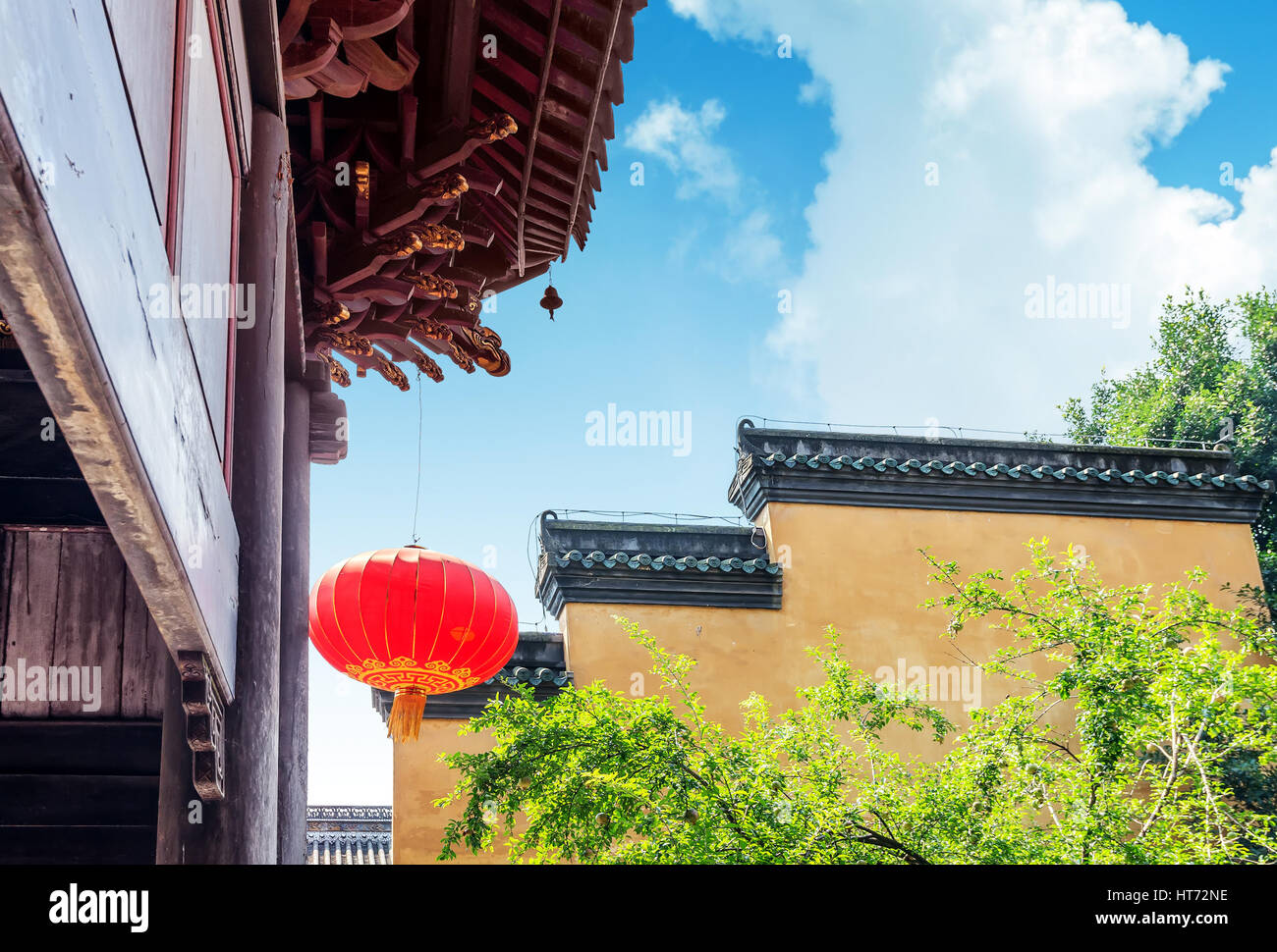 Traditionele klassieke cinese architectuur en lantaarns, Chongqing, la Cina. Foto Stock
