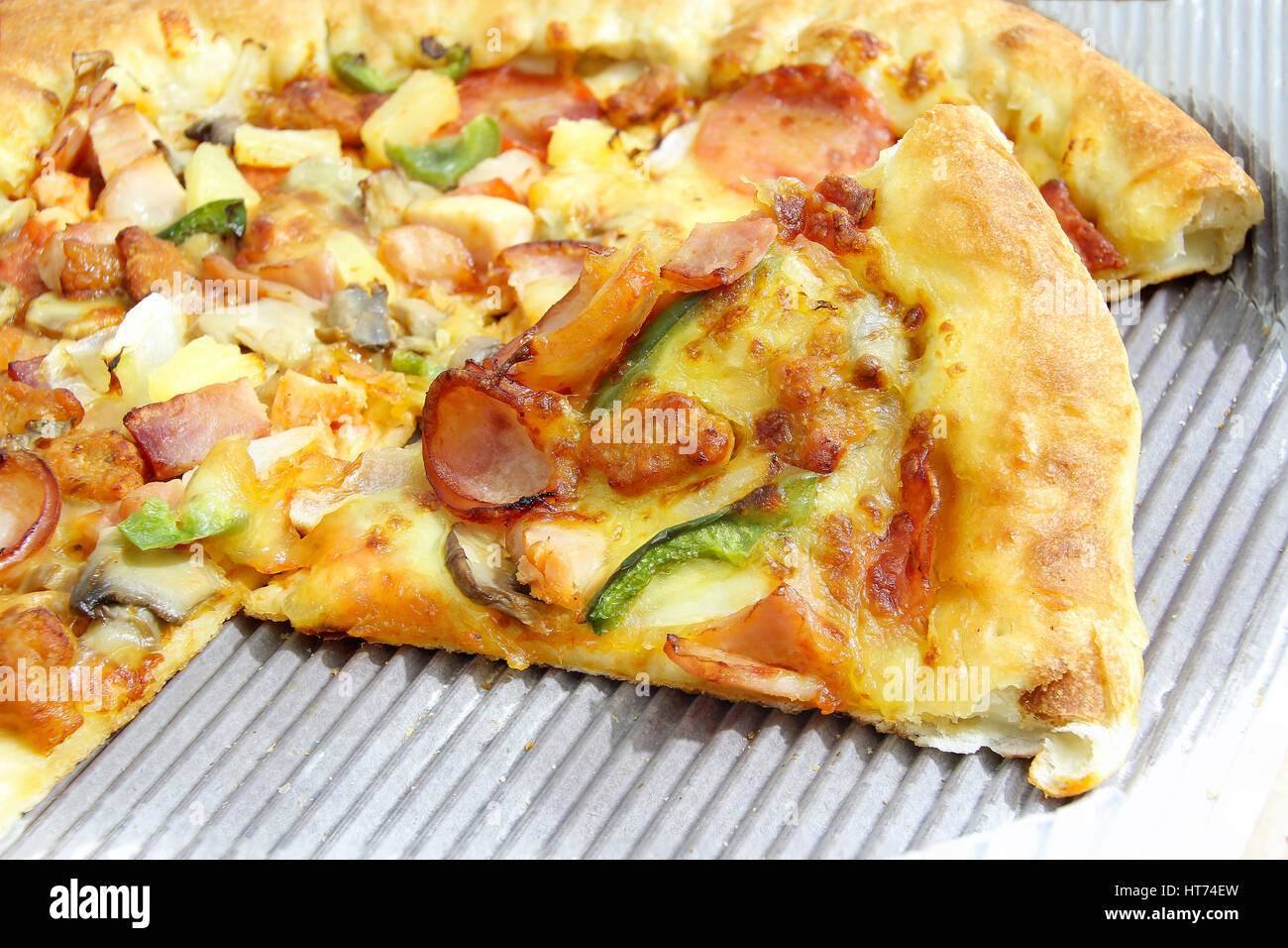 Si è chiusa la deliziosa pizza suprema Foto Stock