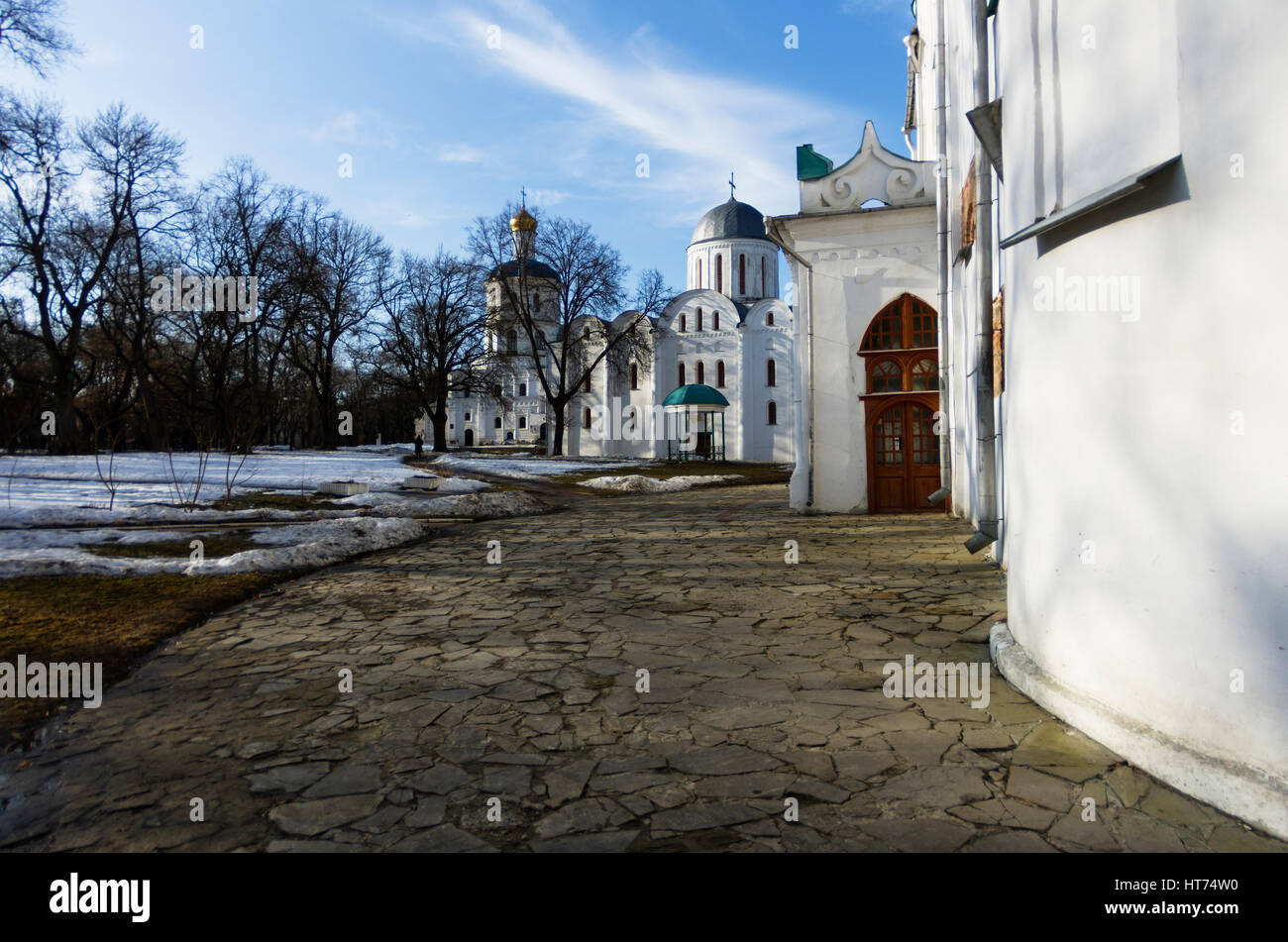 La trasfigurazione della Cattedrale di Chernigiv nel giorno di primavera, cielo nuvoloso photo shoot con obiettivo fisheye, Marzo, Ucraina Foto Stock