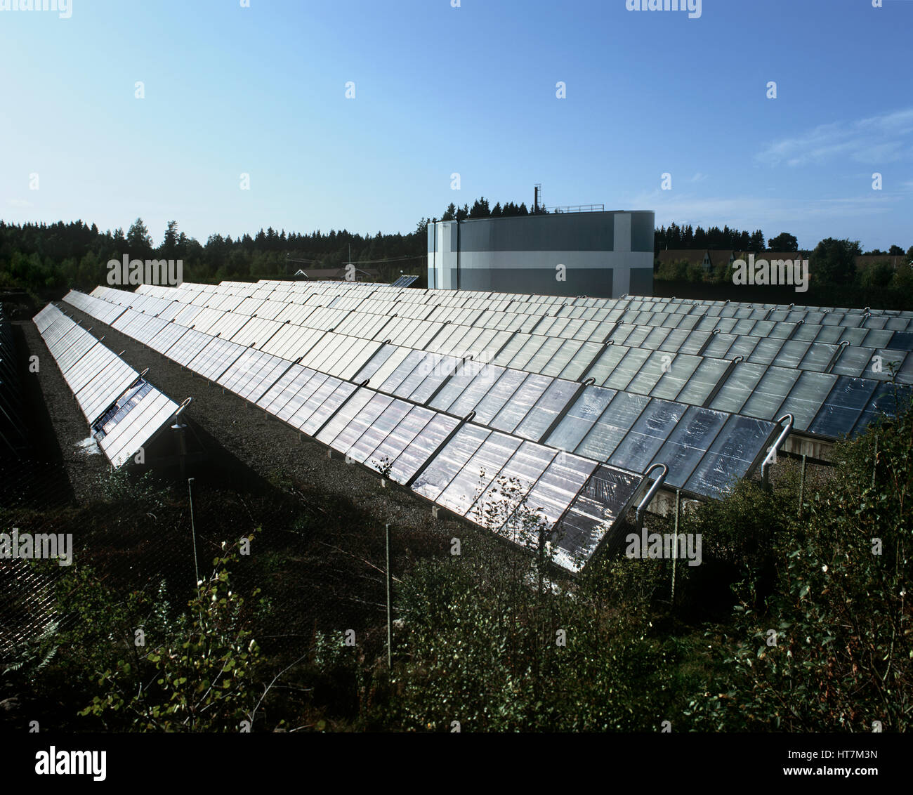 Collettori solari e stagionali e di immagazzinamento di calore impianto, Ingelstad, Svezia. Foto Stock