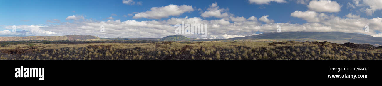 Panorama delle due montagne più alte del pacifico, Mauna Kea e Mauna Loa sulla Big Island, Hawaii, Stati Uniti d'America. Foto Stock