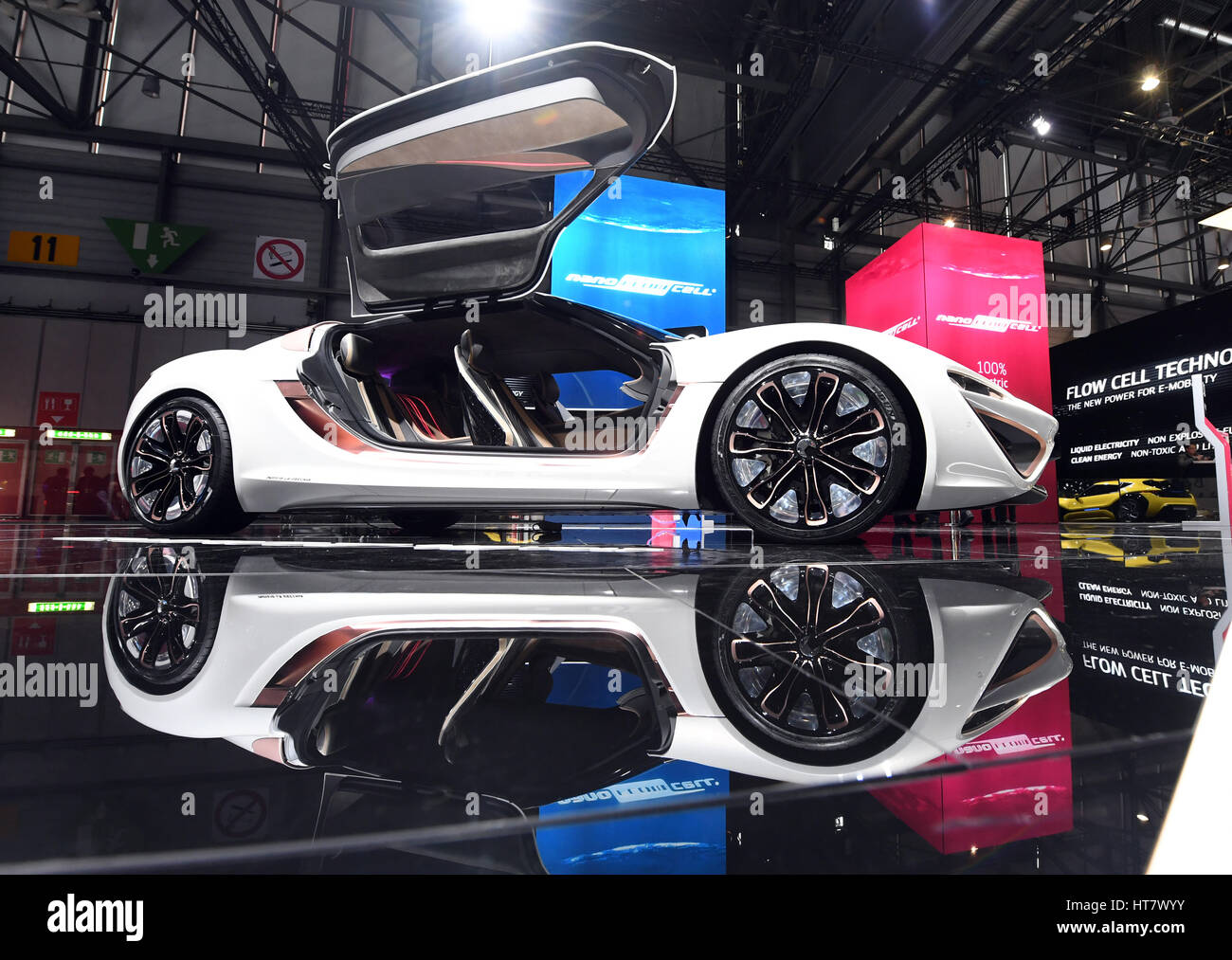 Ginevra, Svizzera. 08 Mar, 2017. Un quant 48Volt Electro sportscar presso la 87th Geneva International Motor Show. La mostra è aperta alla stampa dal 09.03.17 e il pubblico in generale dal 19.03.17. Foto: Uli Deck/dpa/Alamy Live News Foto Stock