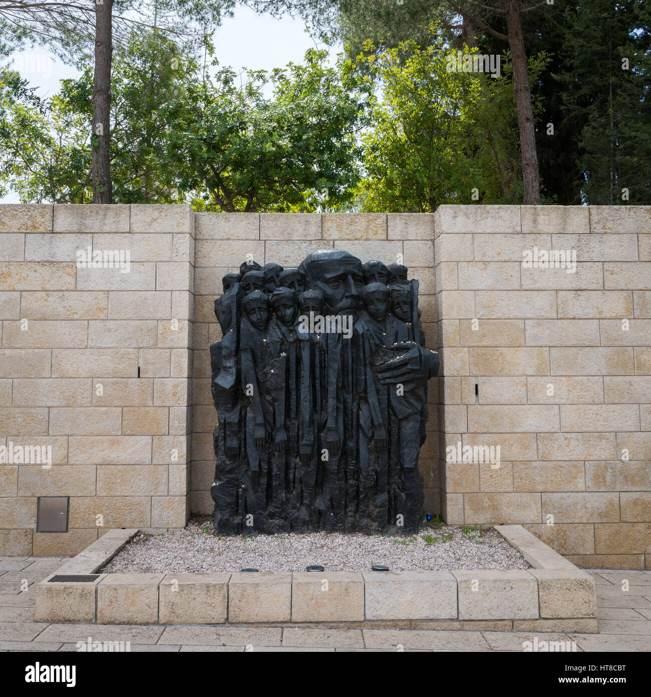 Monumento a Yad Vashem - il memoriale dell'Olocausto, Israele evidenziando 6.000.000 ebrei che furono assassinati dai Nazisti durante la seconda guerra mondiale in Europa Foto Stock