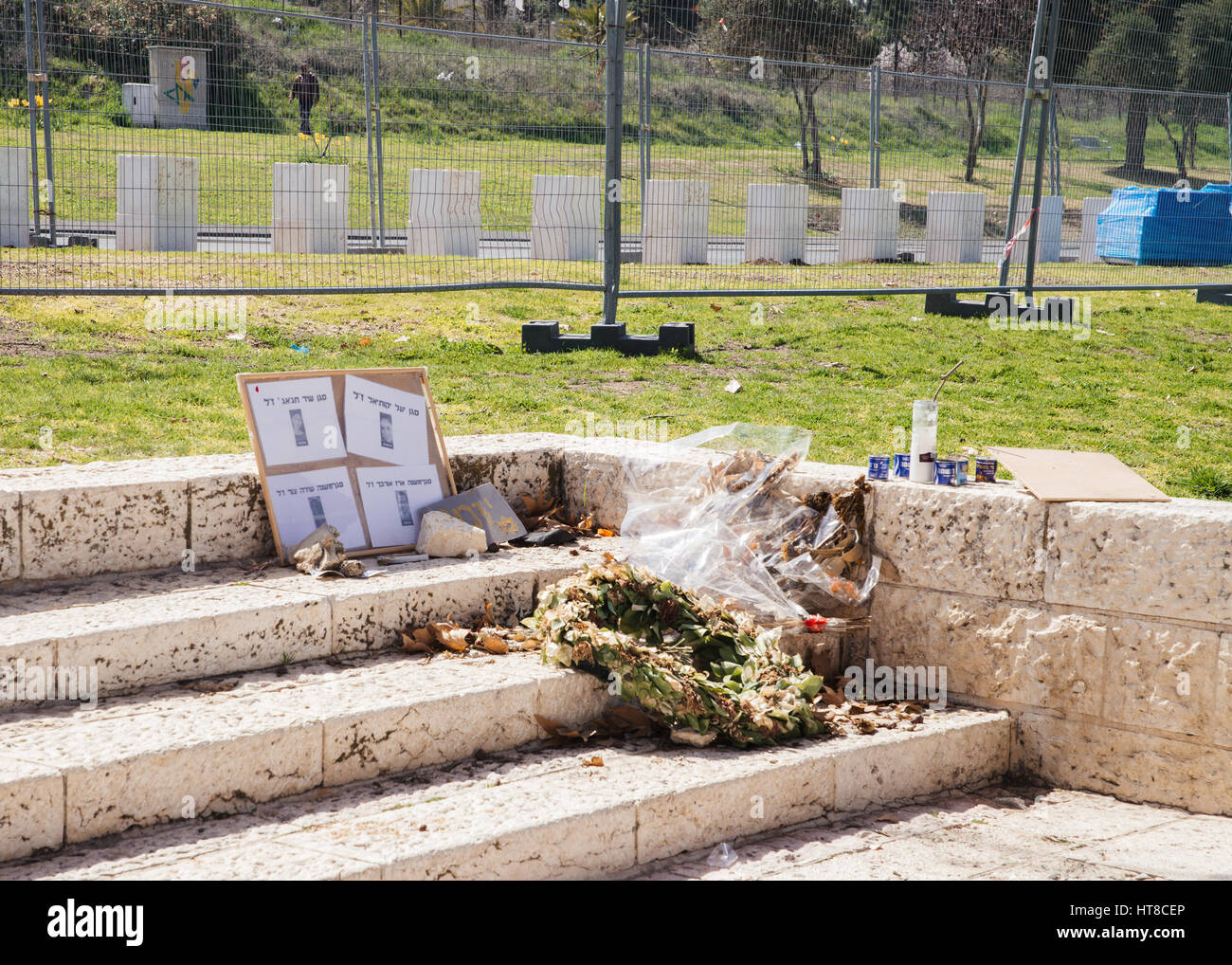 Quattro soldati israeliani, tre di essi cadetti, sono stati uccisi a Gerusalemme il 8 gennaio 2017 quando un utente malintenzionato palestinese alla guida di un carrello arata su di essi Foto Stock