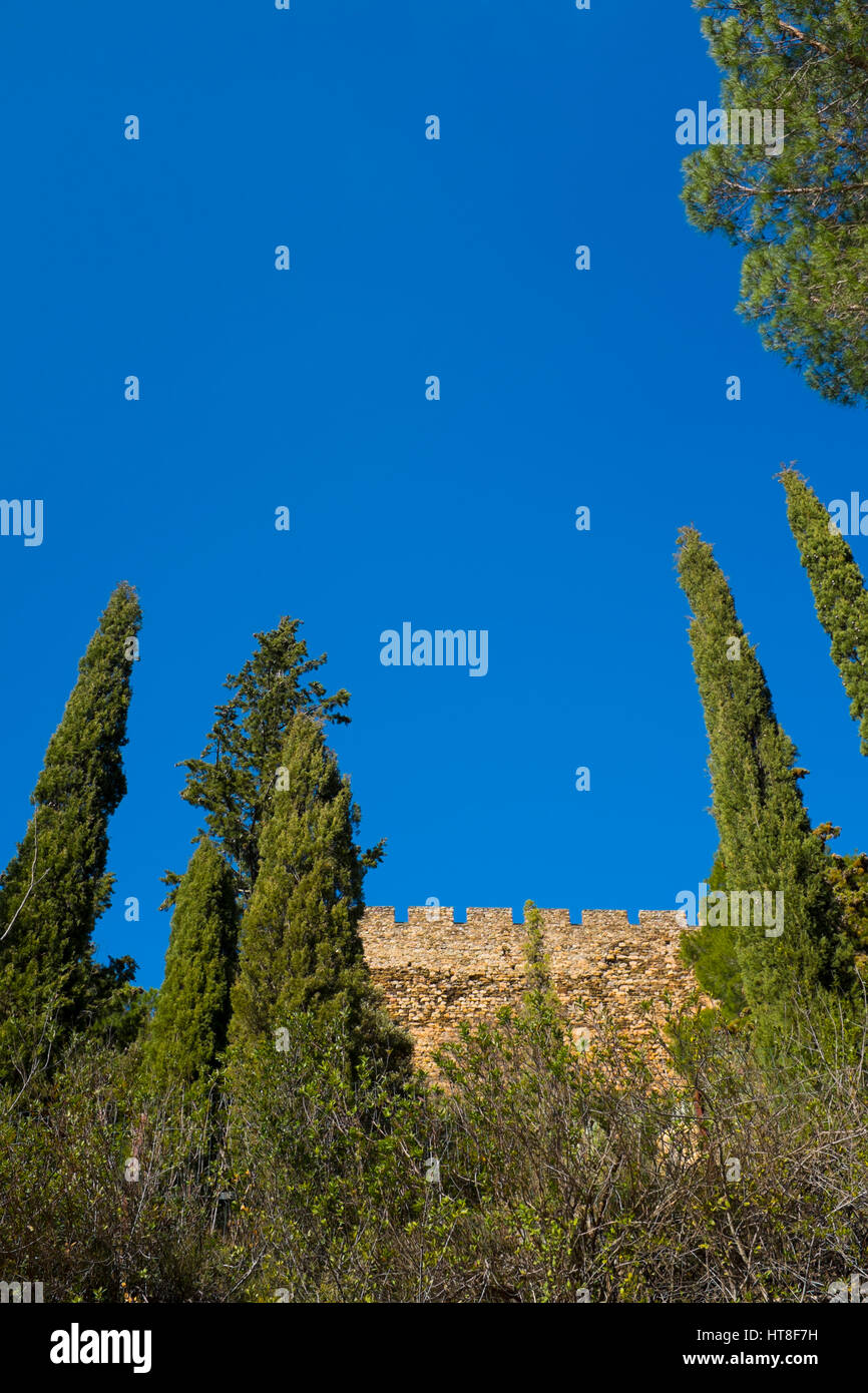 Il castello a Castelnou Pirenei orientali, Francia Foto Stock