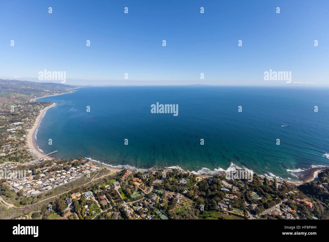 Vista aerea della Baia di Santa Monica dal Paradise Cove area di Malibu, California. Foto Stock