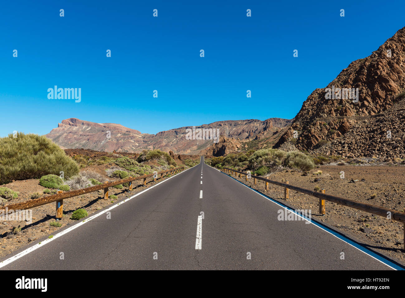 Road, il Parque Nacional del Teide Tenerife, Isole Canarie, Spagna Foto Stock