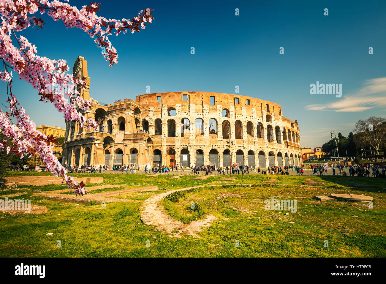 Colosseo in primavera a Roma, Italia Foto Stock