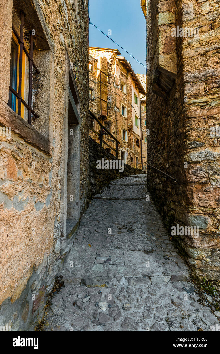 Italia Friuli Dolomiti Friulane Parco naturale Valcellina - Il villaggio di Casso Foto Stock