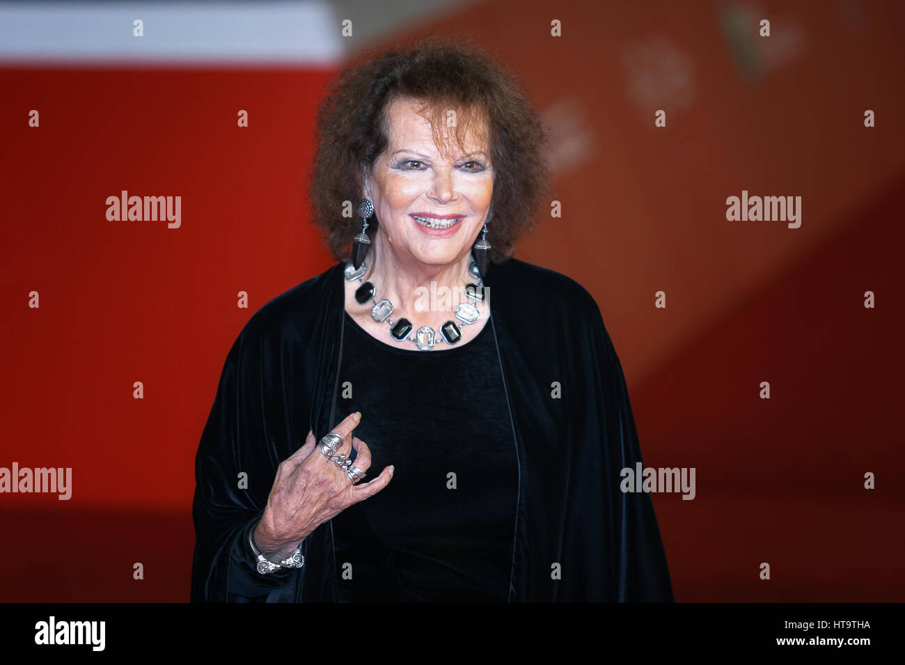 Roma, Italia - 13 Ottobre 2016: Festa del Cinema di Roma, undicesima edizione. Tappeto rosso con Moonlight foto di Claudia Cardinale. Foto Stock
