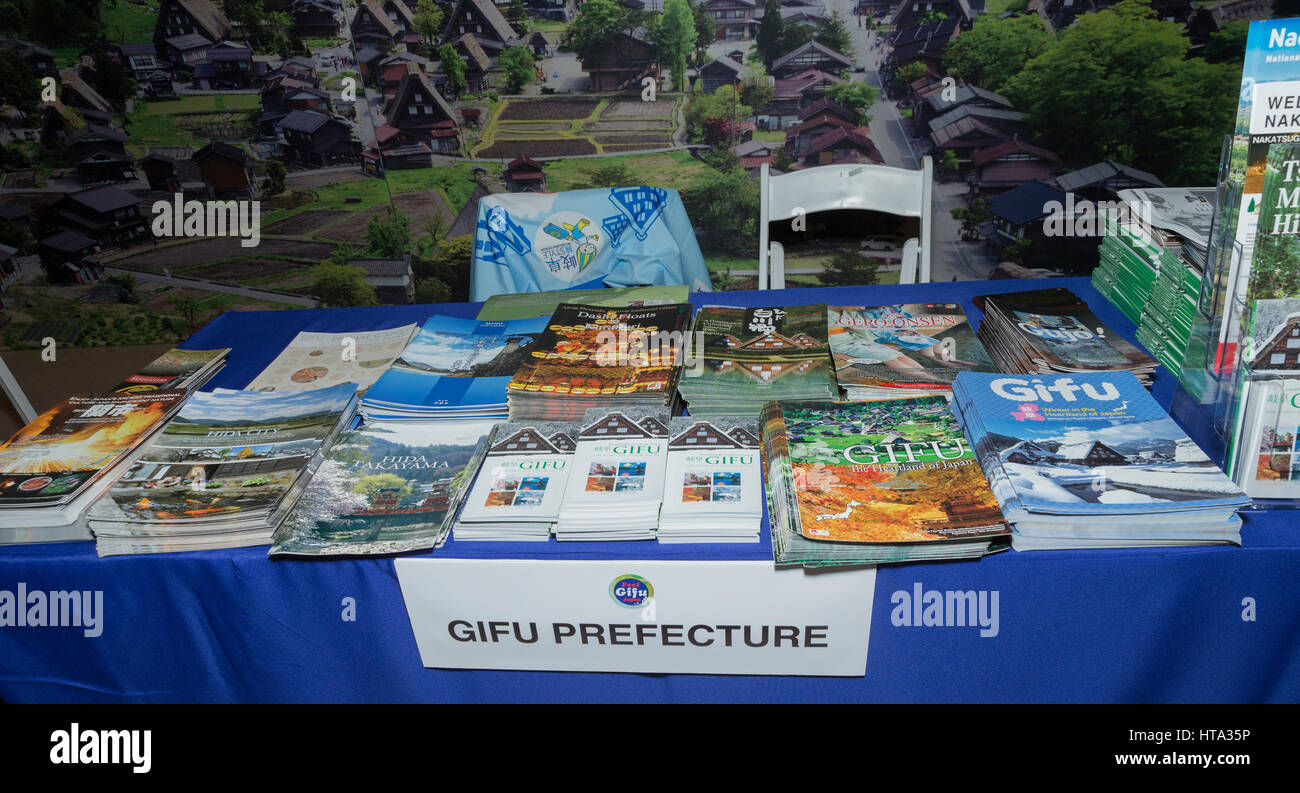 New York, Stati Uniti d'America. 08 Mar, 2017. Volantini di viaggio dalla Prefettura di Gifu sul display durante la settimana il Giappone alla Vanderbilt Hall della Grand Central Terminal Credit: lev radin/Alamy Live News Foto Stock