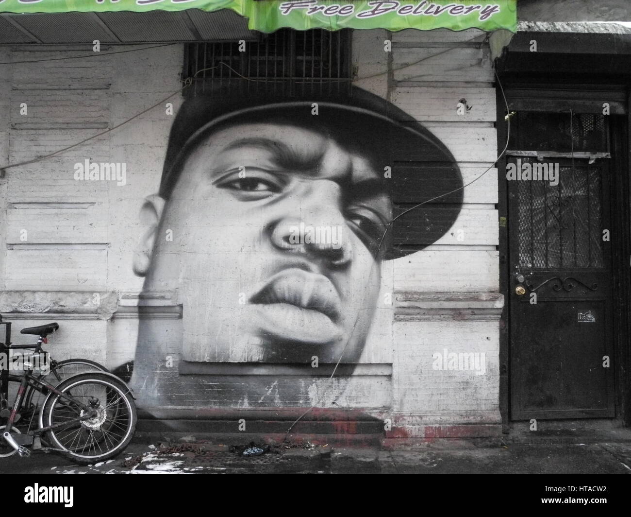 Un murale del defunto rapper USA famigerato B.I.G., fotografata al Franklin Avenue a Brooklyn, New York, USA, 10 gennaio 2017. Foto: Johannes Schmitt-Tegge/dpa Foto Stock