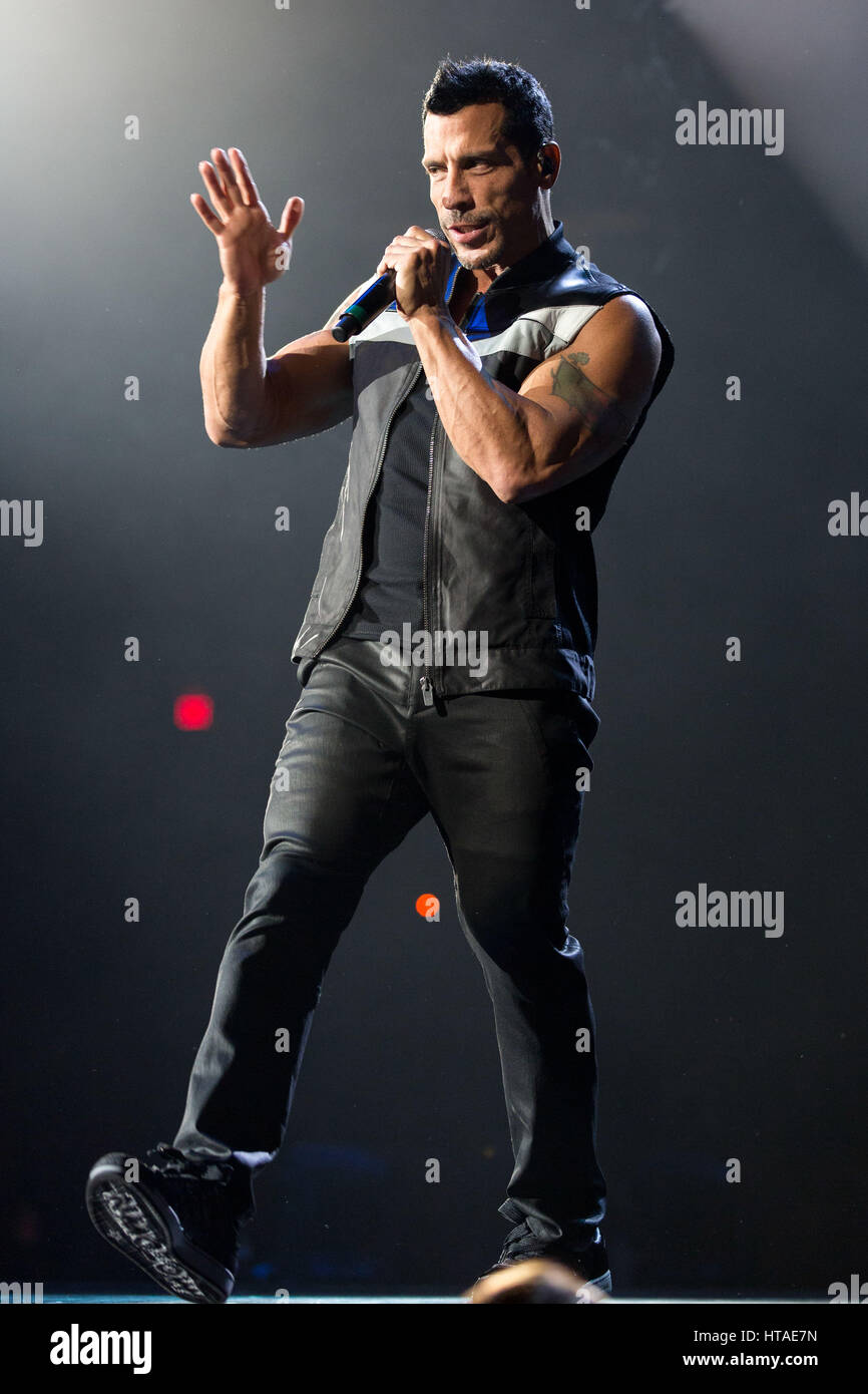 Rosemont, Illinois, Stati Uniti d'America. 23 Maggio, 2015. Legno di DANNY di New Kids on the Block si esibisce dal vivo sul NKOTB principale evento Gita presso l'Allstate Arena in Rosemont, Illinois Credit: Daniel DeSlover/ZUMA filo/Alamy Live News Foto Stock