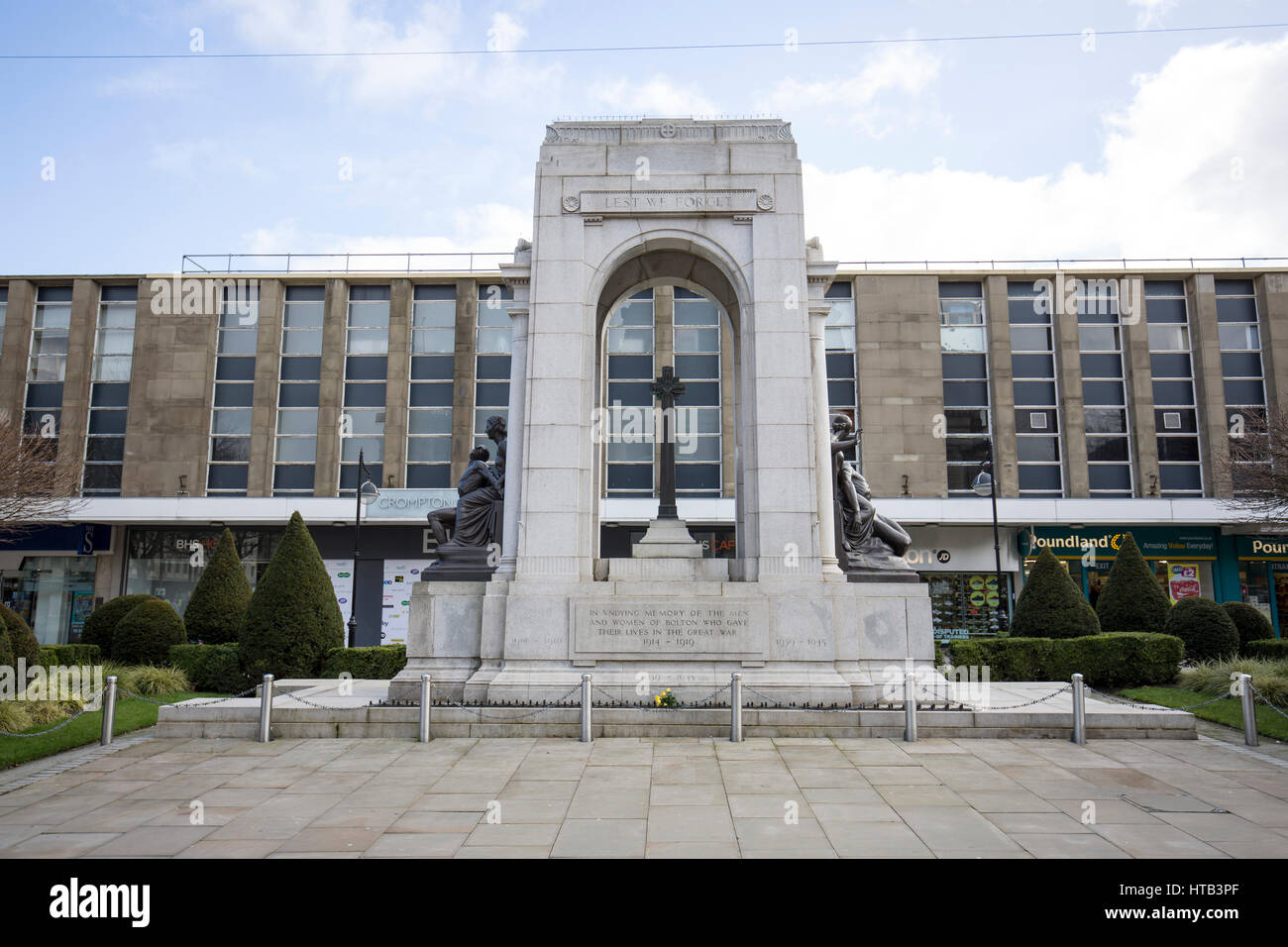 Centro di Bolton,, Bolton , Inghilterra , REGNO UNITO. Victoria Square - memoriale di guerra Foto Stock