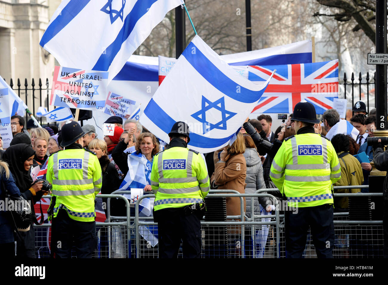 La Gran Bretagna è il primo ministro Theresa Maggio incontra Israele 's primo ministro Benjamin Netanyahu a Downing Street con: atmosfera dove: Londra, Regno Unito quando: 06 Feb 2017 Foto Stock