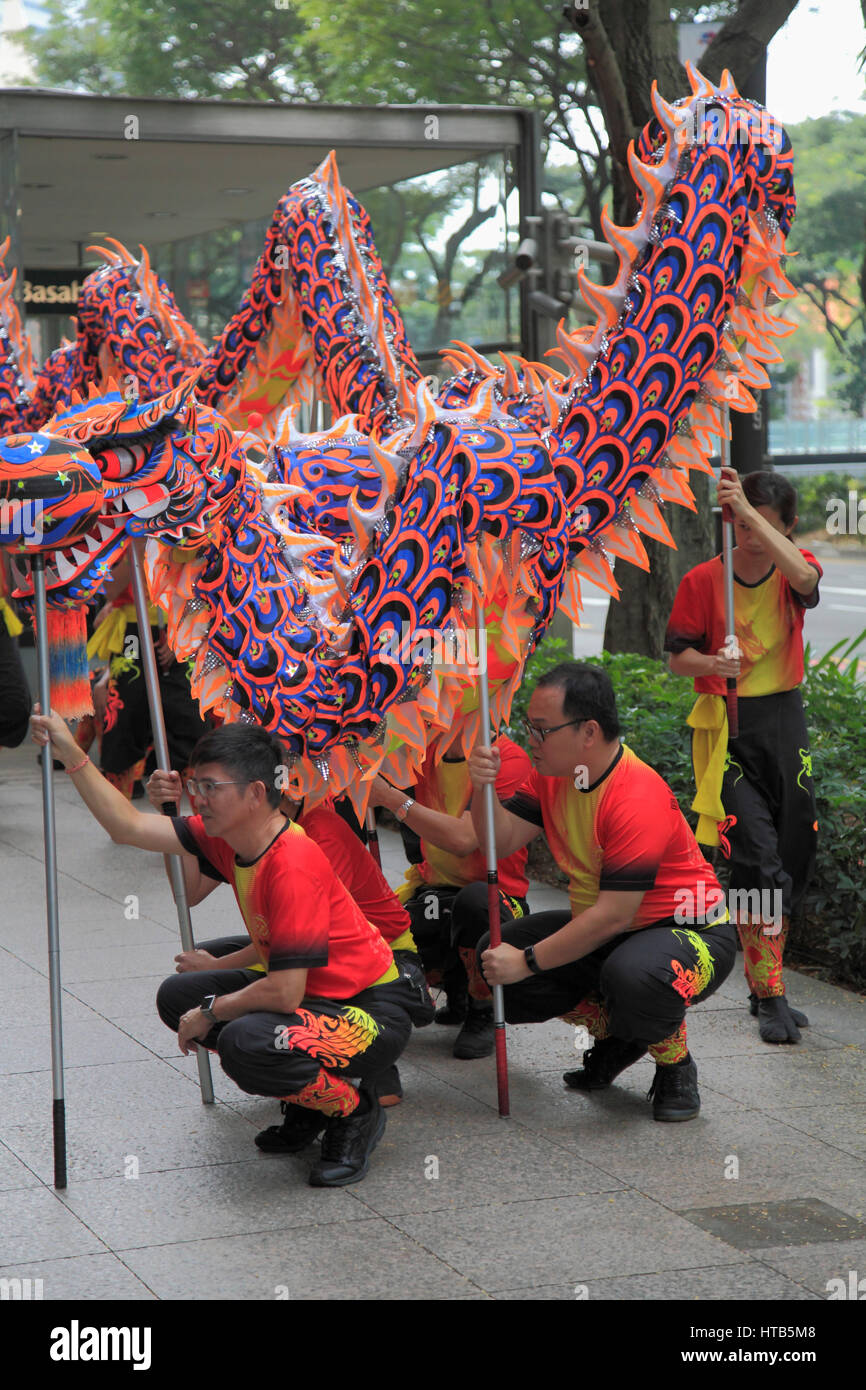 Singapore, nuovo anno cinese, dragon dance, persone Foto Stock