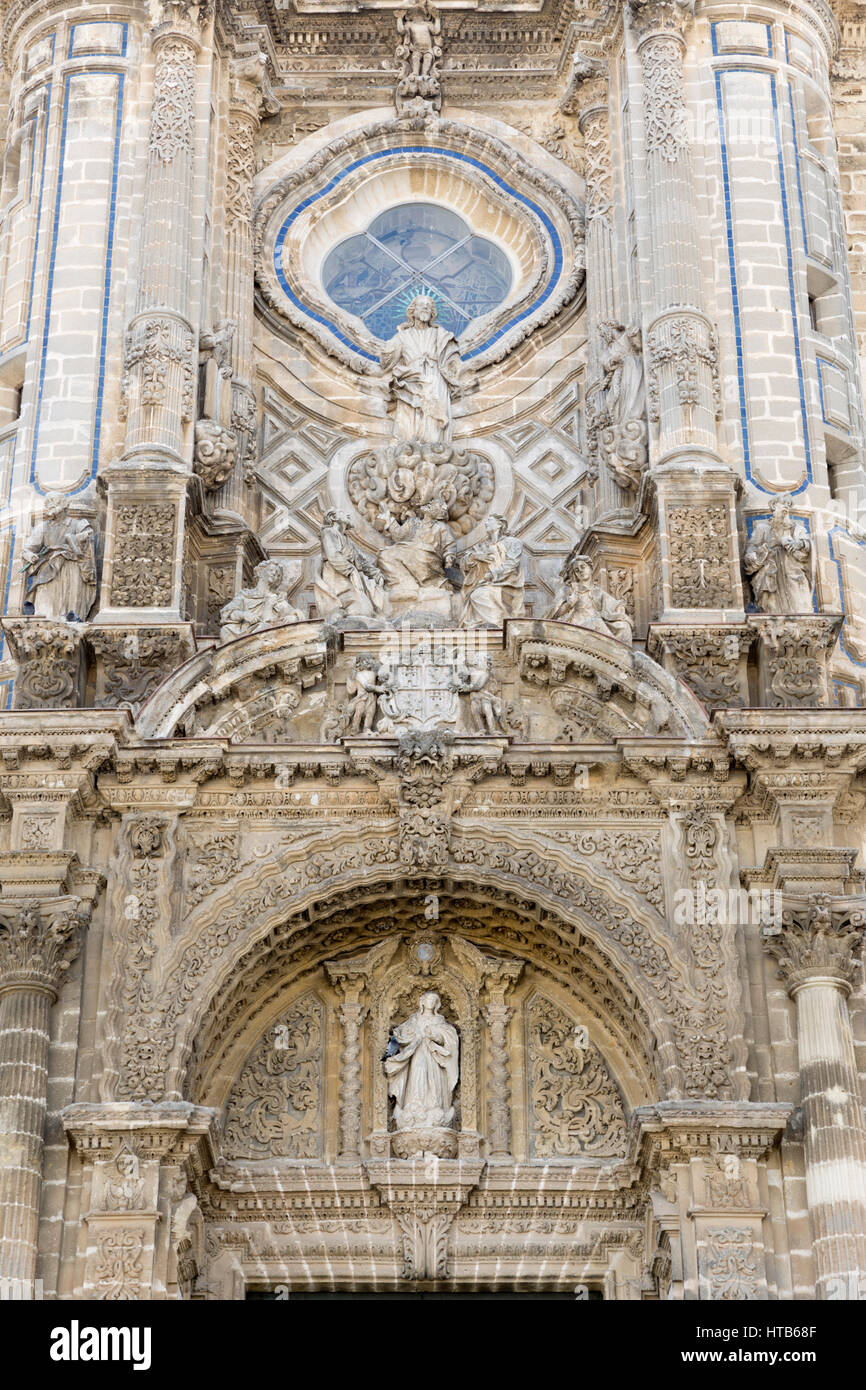 Riccamente intagliato fronte ovest la facciata della Cattedrale di San Salvador, Jerez de la Frontera, la provincia di Cadiz Cadice, Andalusia, Spagna, Europa Foto Stock