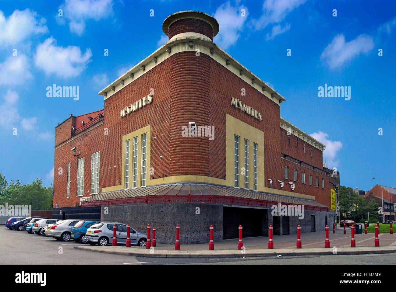 Mr Smiths nightclub a Warrington Cheshire. Mr Smiths era originariamente il cinema Ritz. Fu chiusa e divenne una sala bingo fino al 1985, Foto Stock