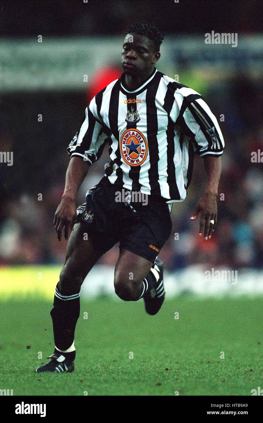 LOUIS SAHA Newcastle United FC 06 Febbraio 1999 Foto Stock