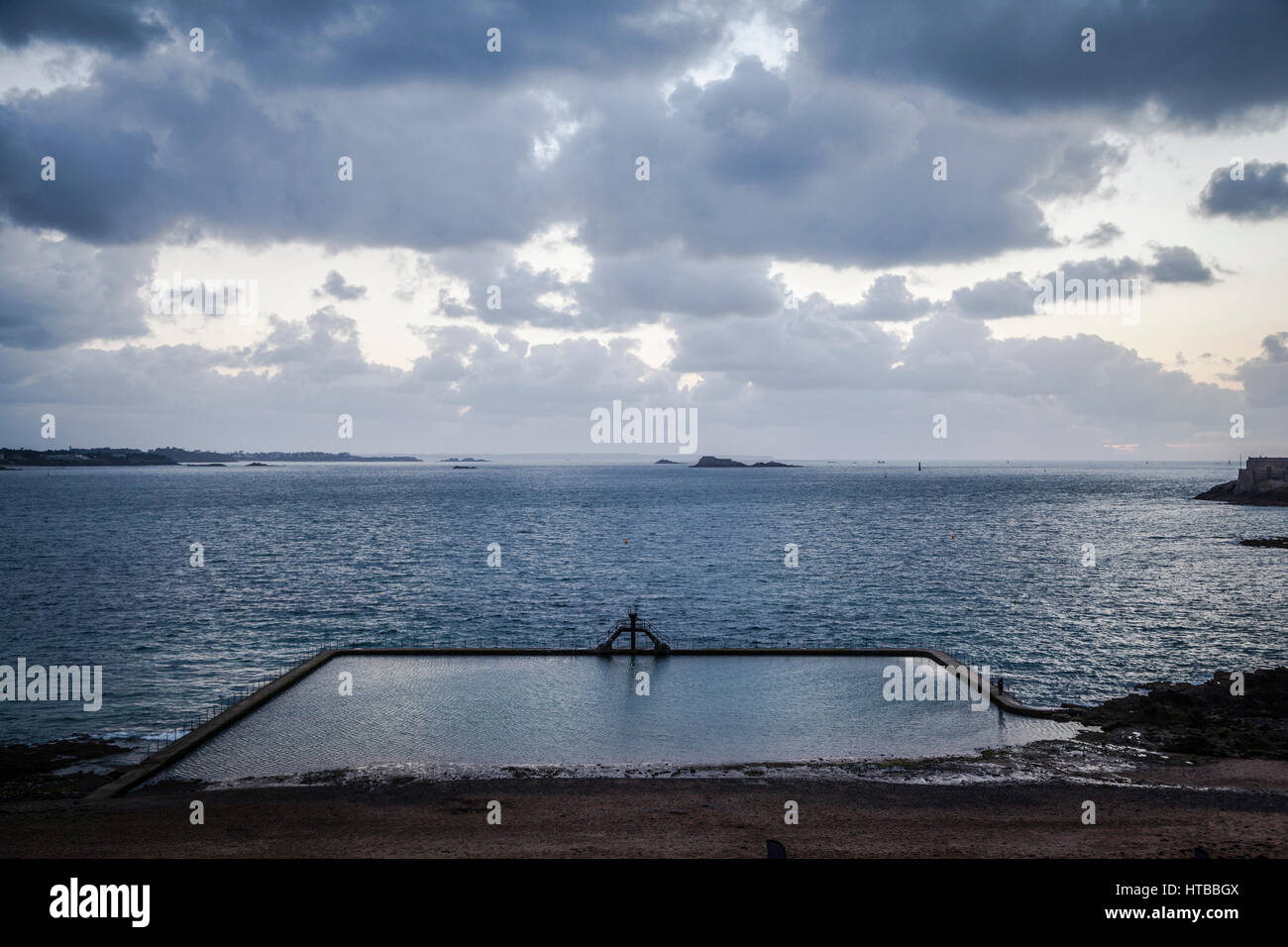 Marine piscina da Sain-Malo, Francia Foto Stock