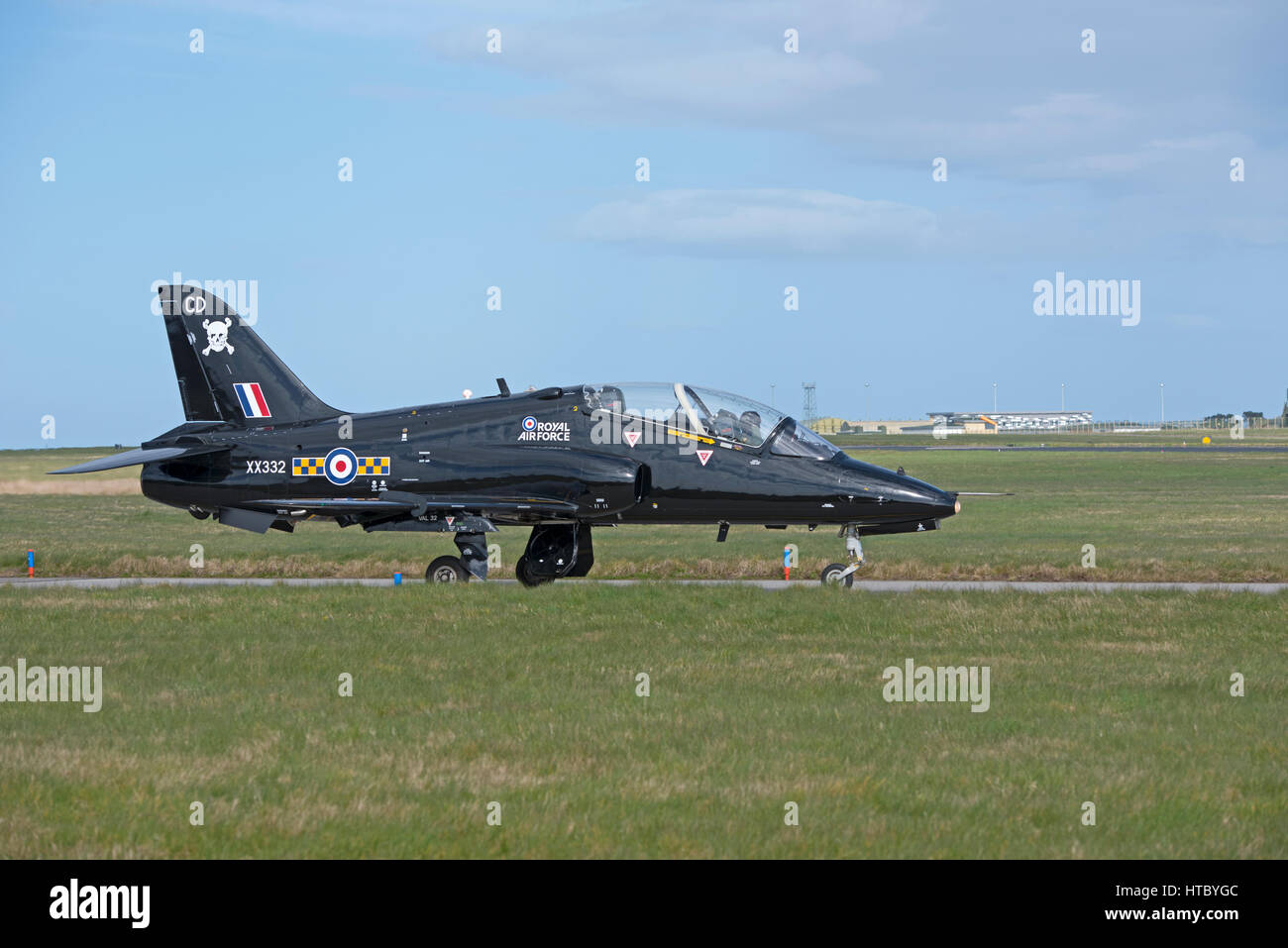 RAF T1un falco aeromobile di addestramento avanzato a RAF Lossiemouth. Moray, Scozia. Foto Stock