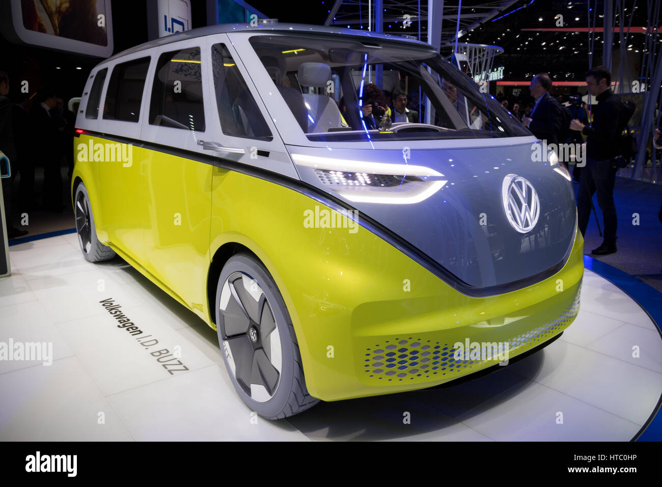 Ginevra, Svizzera - 7 Marzo 2017: nuova Volkswagen elettrico I.D. Buzz van presentato al 87th Geneva International Motor Show. Foto Stock