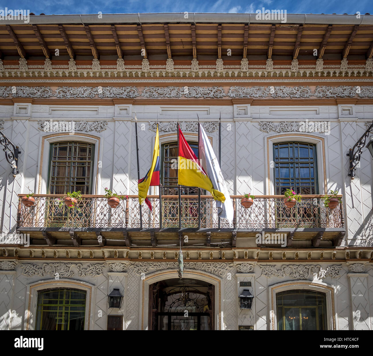 Balconi coloniali in Cuenca - Ecuador Foto Stock