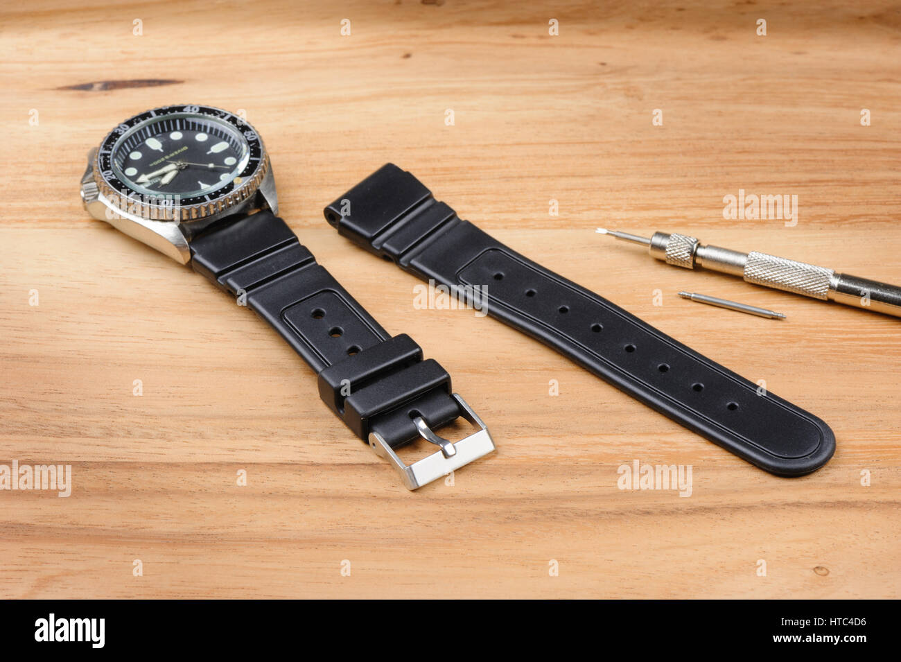 Nero in gomma watch band cinturino per orologio subacqueo Foto Stock