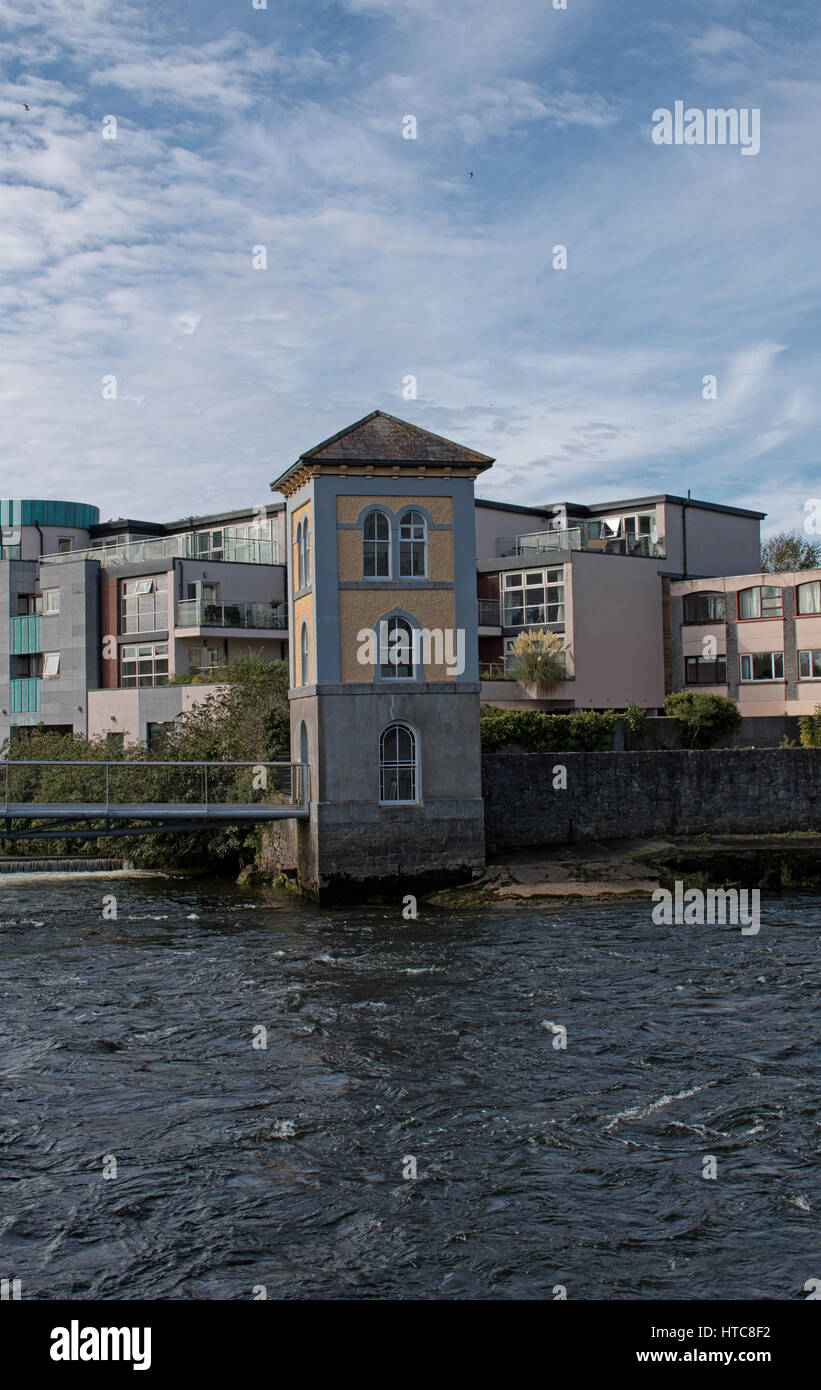 La Fishery Watchtower di Galway è una torre di guardia vittoriana restaurata che ora ospita un piccolo museo sulla storia della pesca in Irlanda. Foto Stock