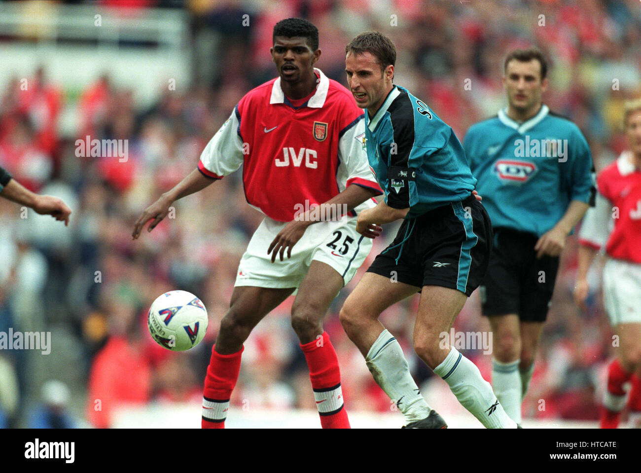 GARETH SOUTHGATE & KANU ARSENAL V Aston Villa 16 Maggio 1999 Foto Stock