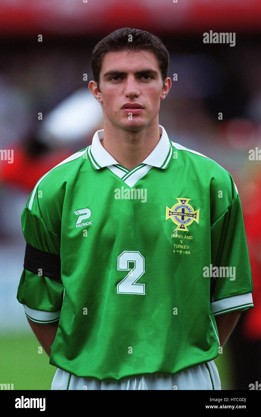 AARON HUGHES IRLANDA DEL NORD & NEWCASTLE U 04 Settembre 1999 Foto Stock