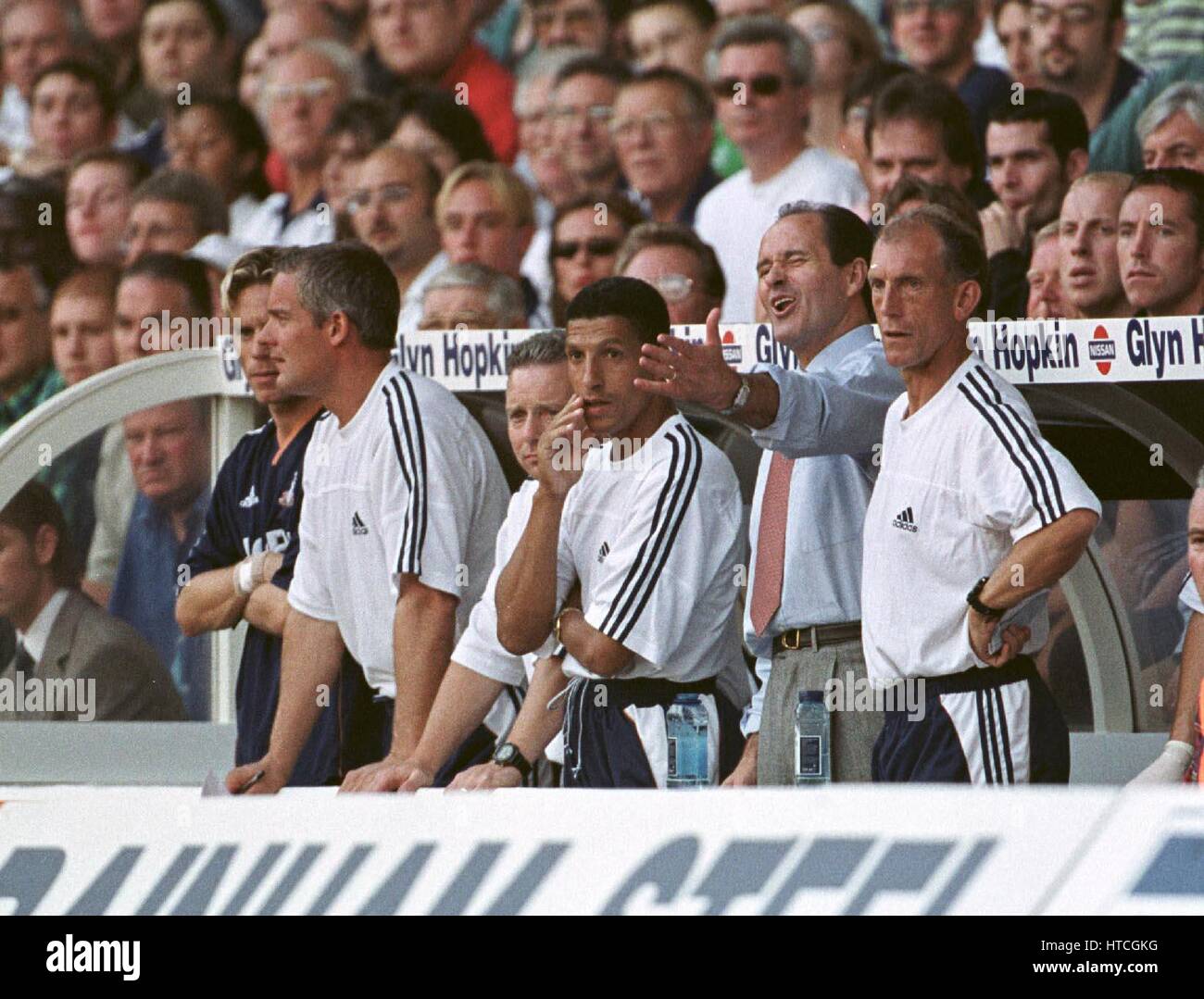 GEORGE GRAHAM & banco spinge il Tottenham Hotspur V LEEDS UTD 28 Agosto 1999 Foto Stock