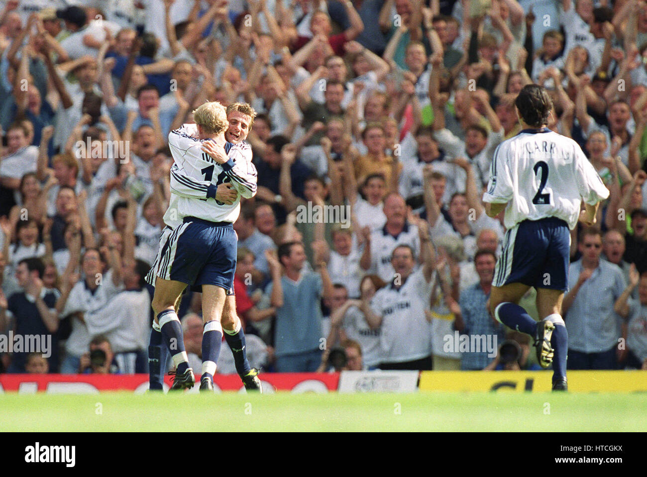 TIM SHERWOOD & STEFFEN IVERSEN Tottenham Hotspur V LEEDS UTD 28 Agosto 1999 Foto Stock