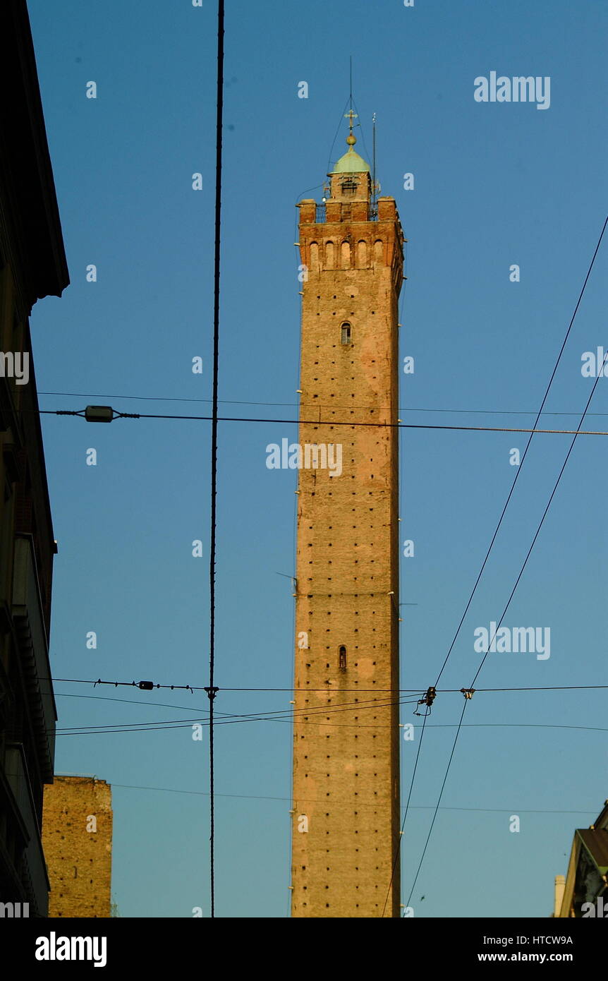 Torre degli Asinelli e Torre della Garisenda Due Torri, Due Torri di Bologna, Italia Foto Stock