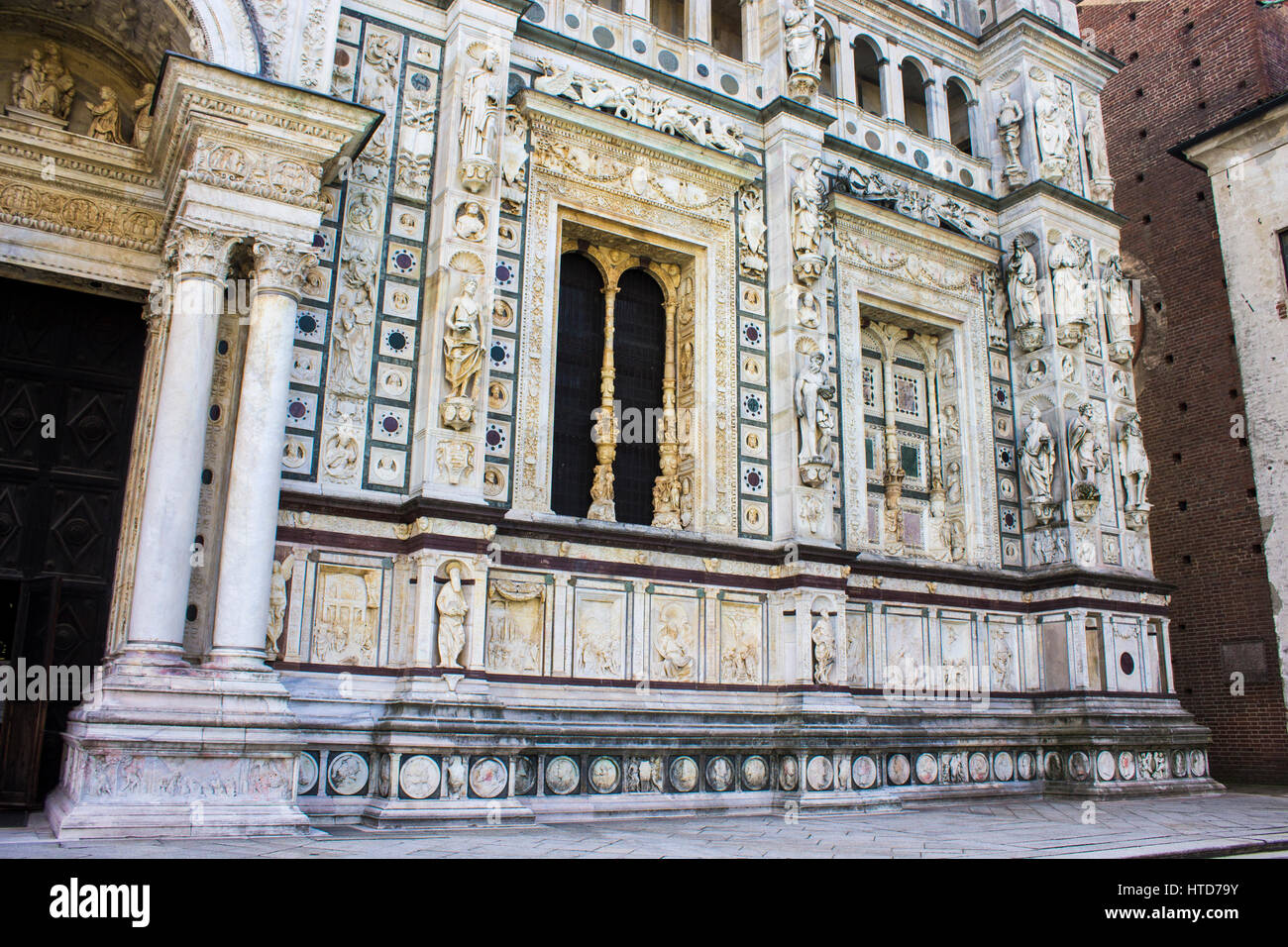 La Certosa di Pavia, un monastero e complesso in Lombardia, Italia settentrionale, situato a 8 km a nord di Pavia. Costruito nel 1396-1495, è uno dei più grandi Foto Stock