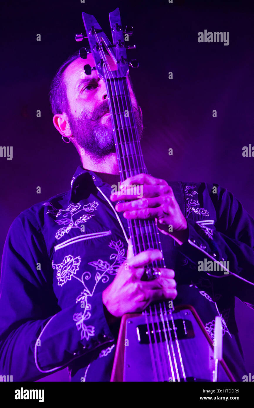 Trezzo sull'adda milano italia. 09 marzo 2017. L'alternativa italiana rock band AFTERHOURS suona dal vivo sul palco di LiveClub durante il 'Folfiri o Folfox: Club Tour 2017' Credit: Rodolfo Sassano/Alamy Live News Foto Stock