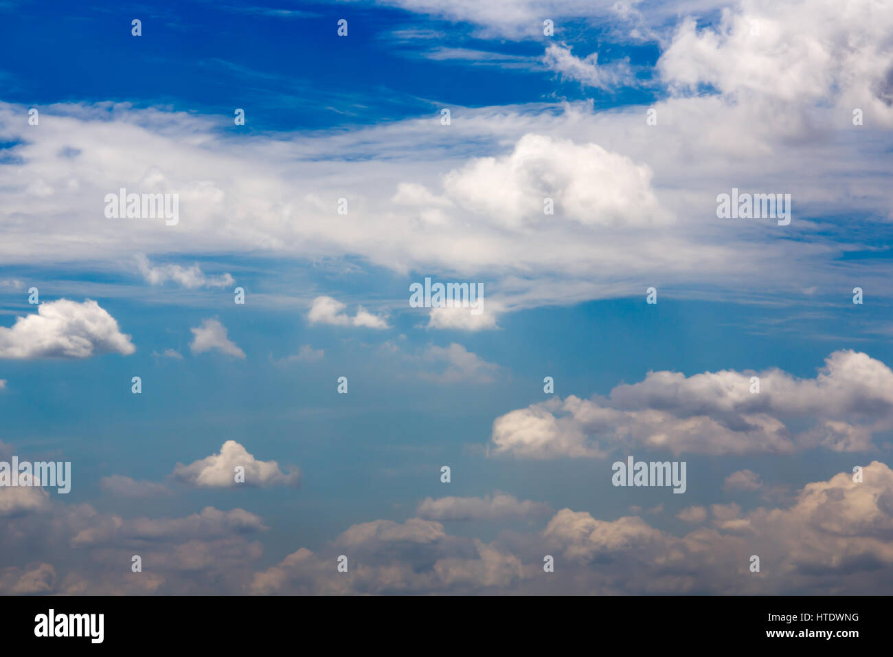 Il cielo blu con nuvole closeup Foto Stock