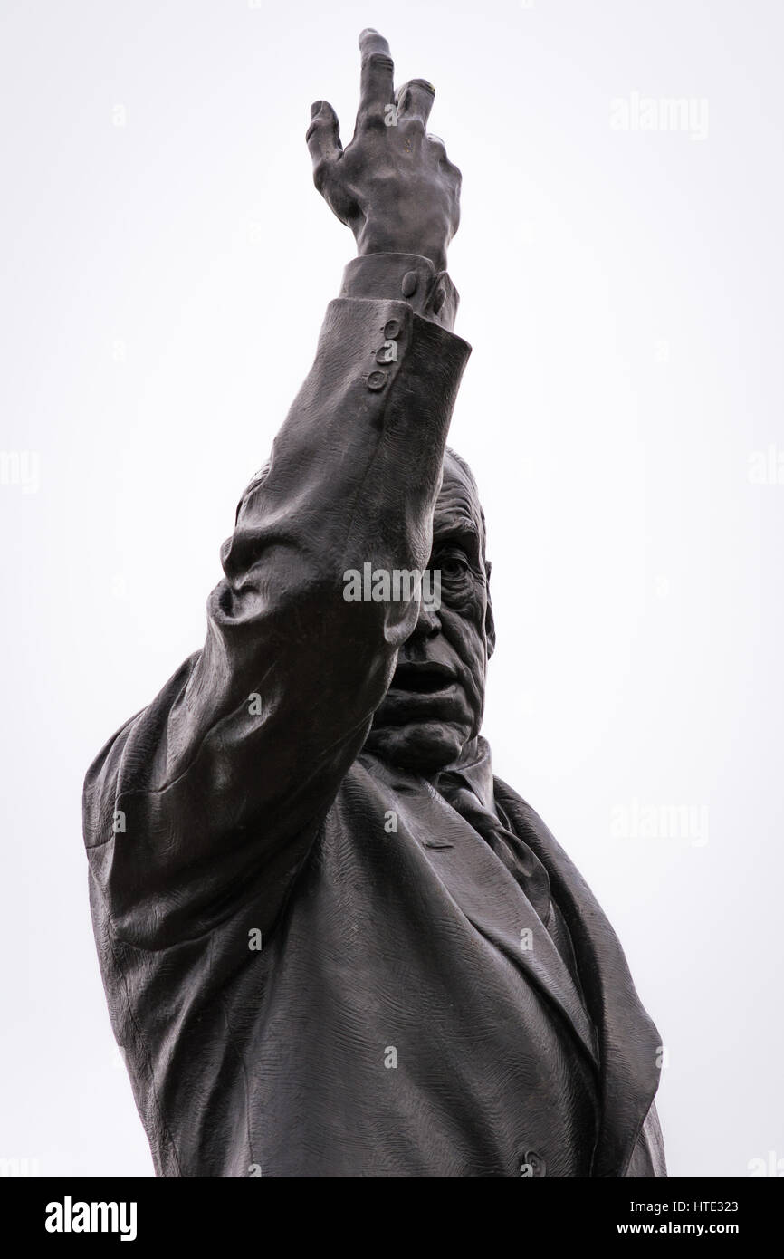 Edward Carson statua in motivi di Stormont station wagon. Foto Stock