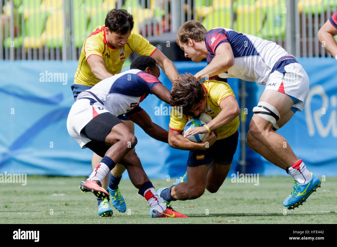 Rio de Janeiro, Brasile. 11 agosto 2016 USA e Spagna compete in uomini del Rugby Sevens al 2016 Olimpiadi estive. ©Paul J. Sutton/NCP foto Foto Stock