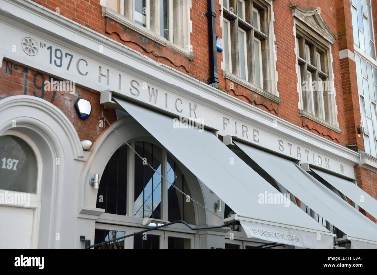 N. 197 Chiswick Fire Station bar e ristorante, Chiswick, Londra, Regno Unito. Foto Stock