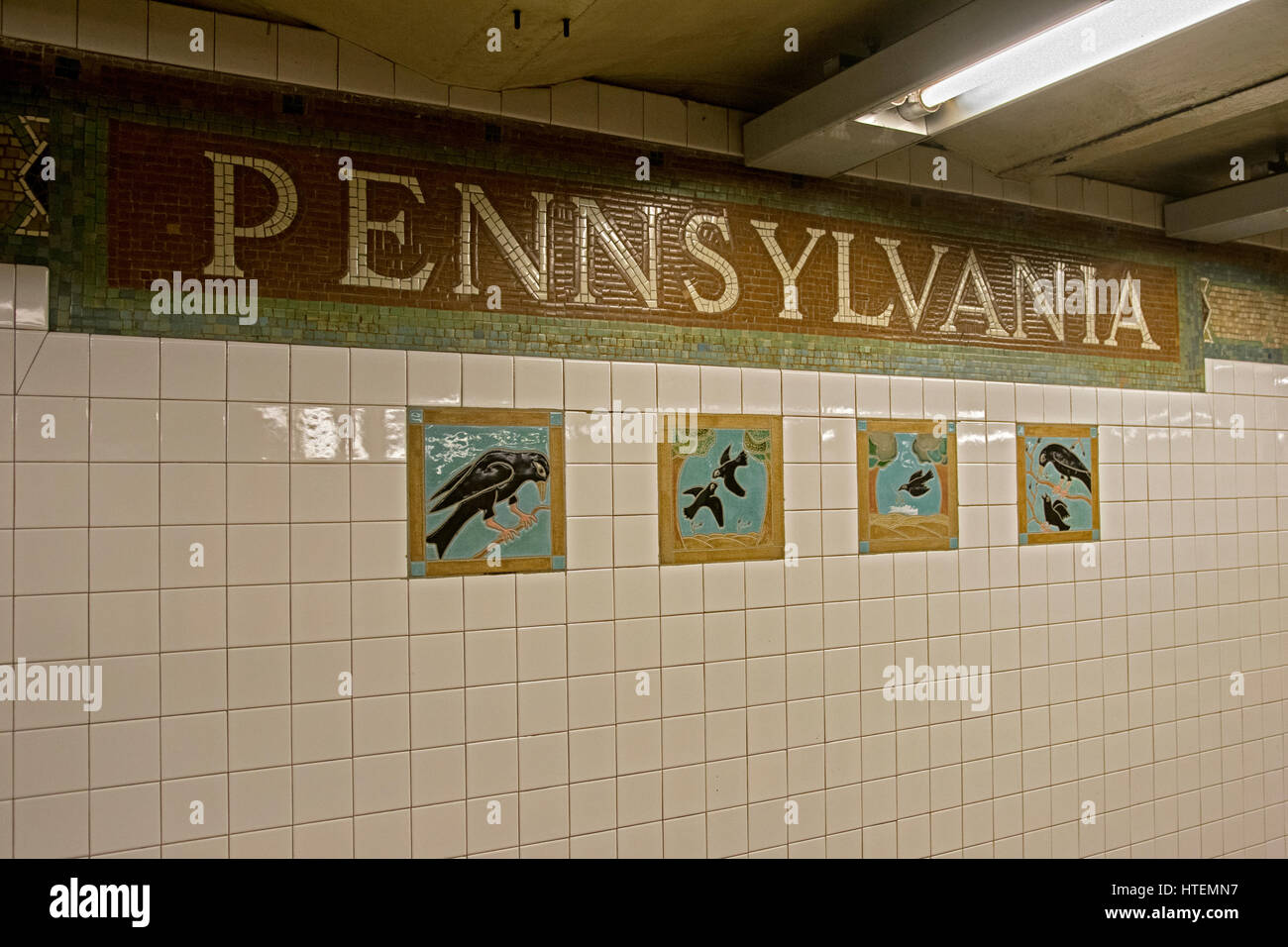 Bella arte della metropolitana presso la stazione di Penn 34th Street fermata della settima avenue linea in Manhattan, New York City. Foto Stock