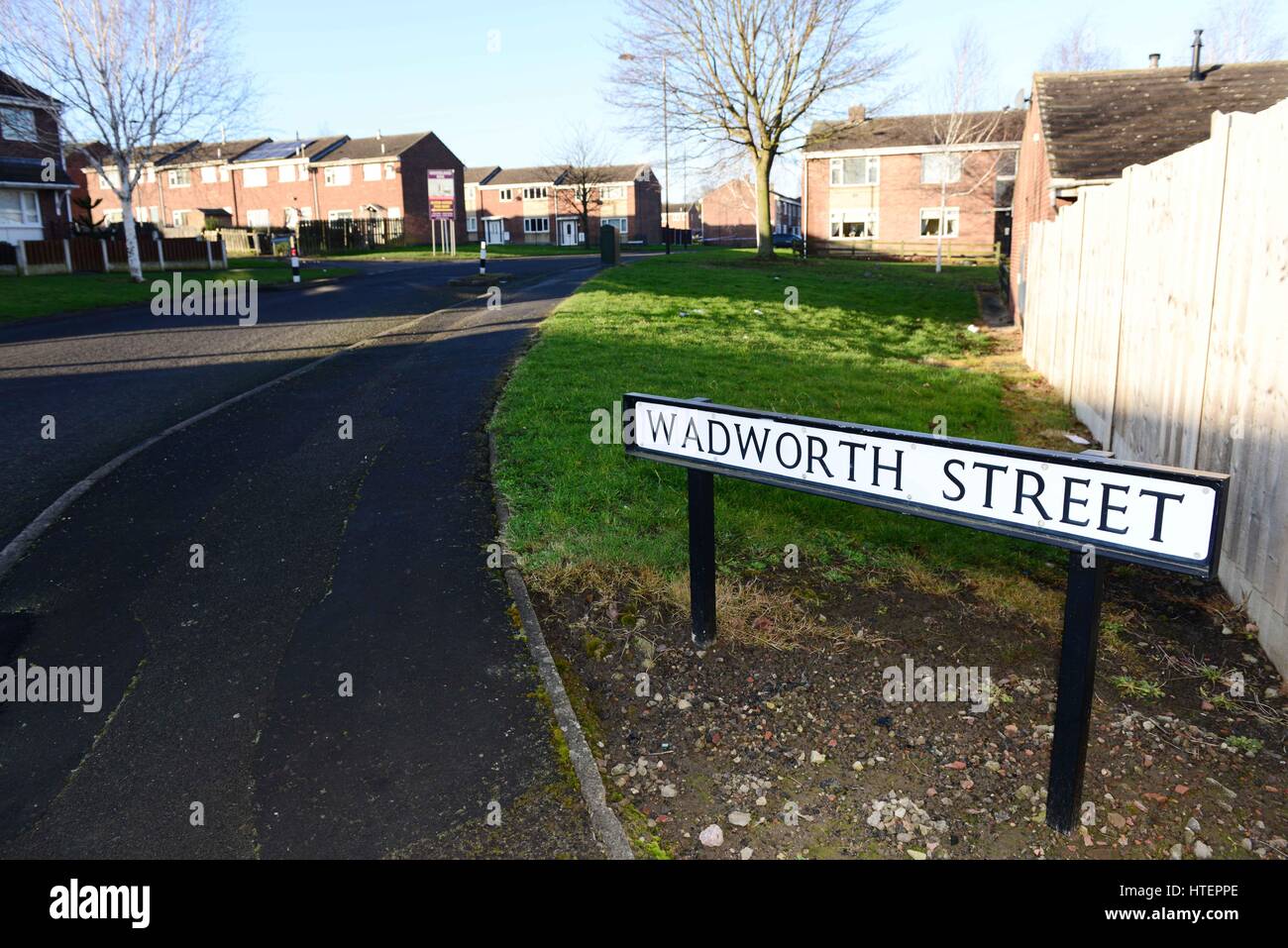 Wadworth Street, Denaby principali vicino a Doncaster, South Yorkshire dove 18-anno-vecchio teen ospite di Lewis è stato assassinato. Immagine: Scott Bairstow Foto Stock