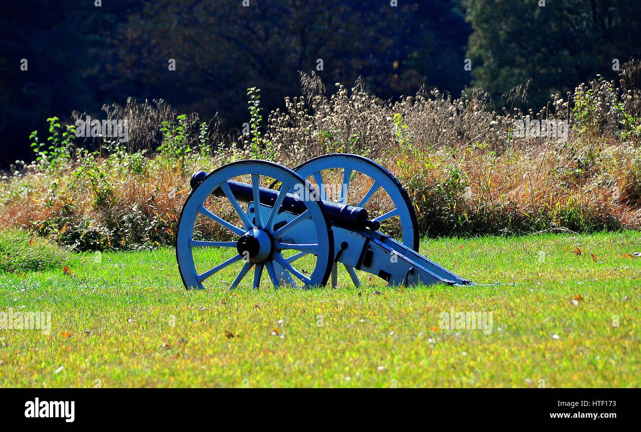 Valley Forge, Pennsylvania - 15 Ottobre 2015: guerra rivoluzionaria pistola di artiglieria al 1777-78 accampamento invernale di Washington's esercito continentale * Foto Stock