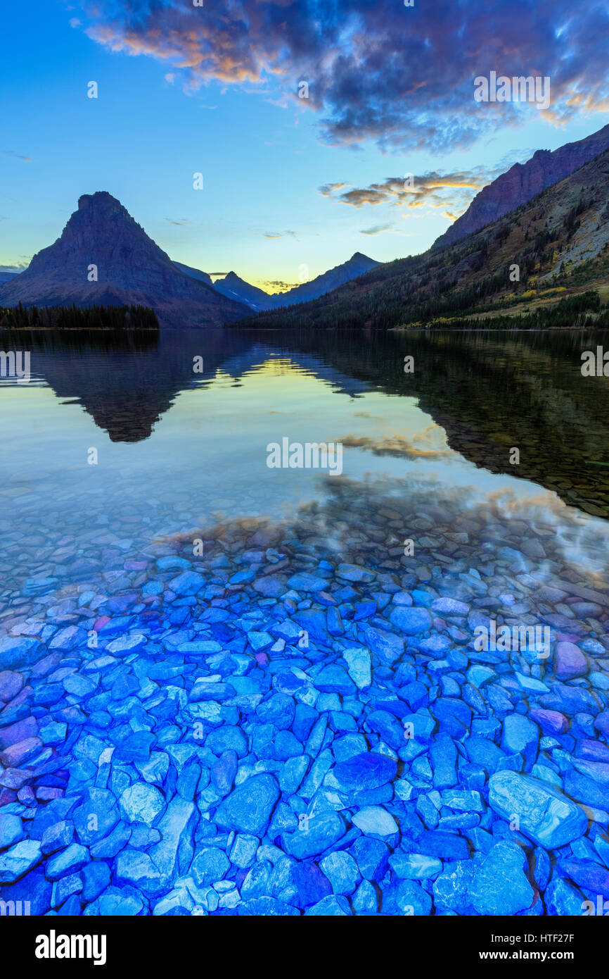 Two Medicine Lake nel Parco Nazionale di Glacier, Wyoming USA Foto Stock